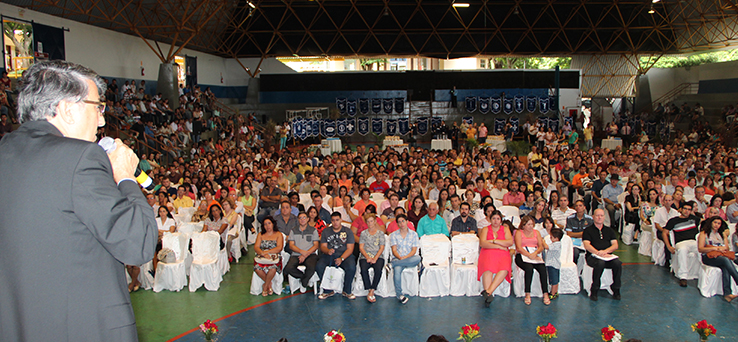 Mais de mil pais de calouros participam de encontro no Cesumar