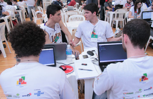 Equipes da Unicesumar participam do Hackaton 2014