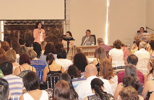 Secretria de Estado da Educao participa de encontro com professores na Unicesumar