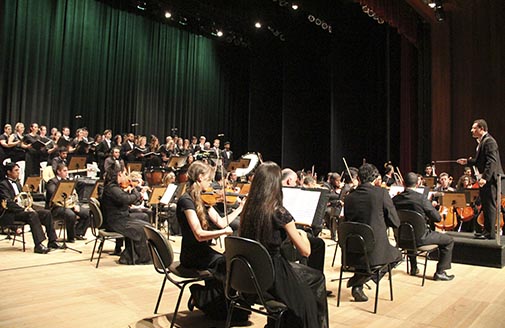 Orquestra Unicesumar abre temporada de concertos de Natal, neste domingo