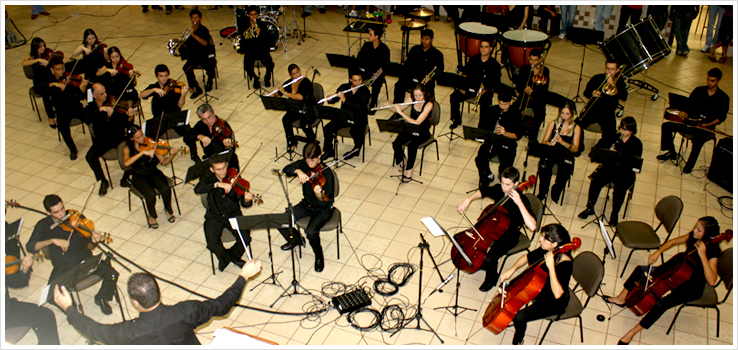 Orquestra Filarmnica Cesumar apresenta concerto domingo no Teatro Plaza